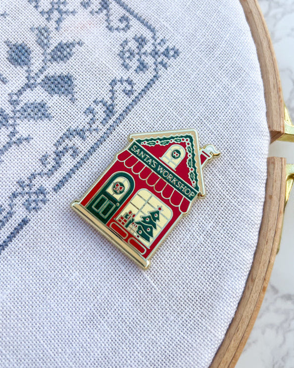 Santa's Workshop Needle Minder